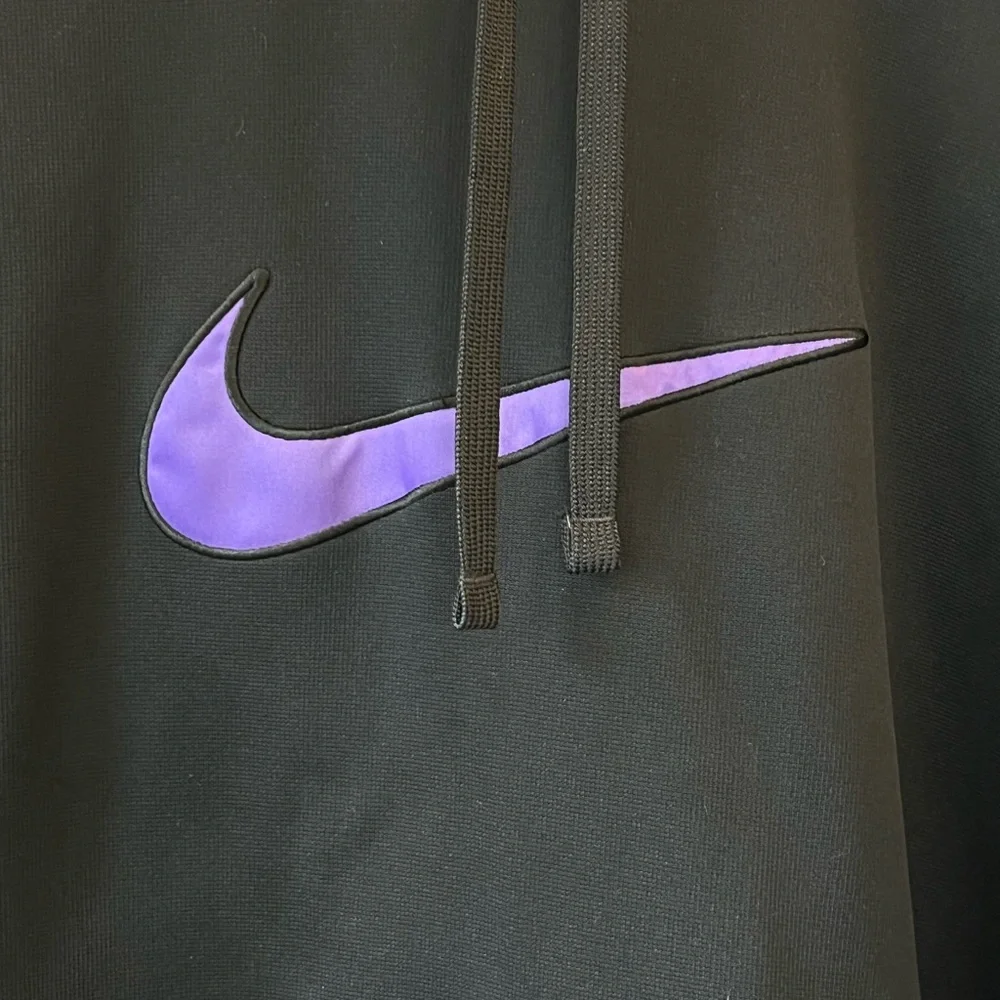 Nike Men's Therma-Fit Black‎ and Purple Hoodie Workout Jogging Walking Size XL.